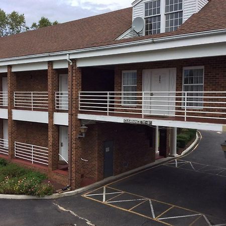Colts Neck The Village Inn מראה חיצוני תמונה