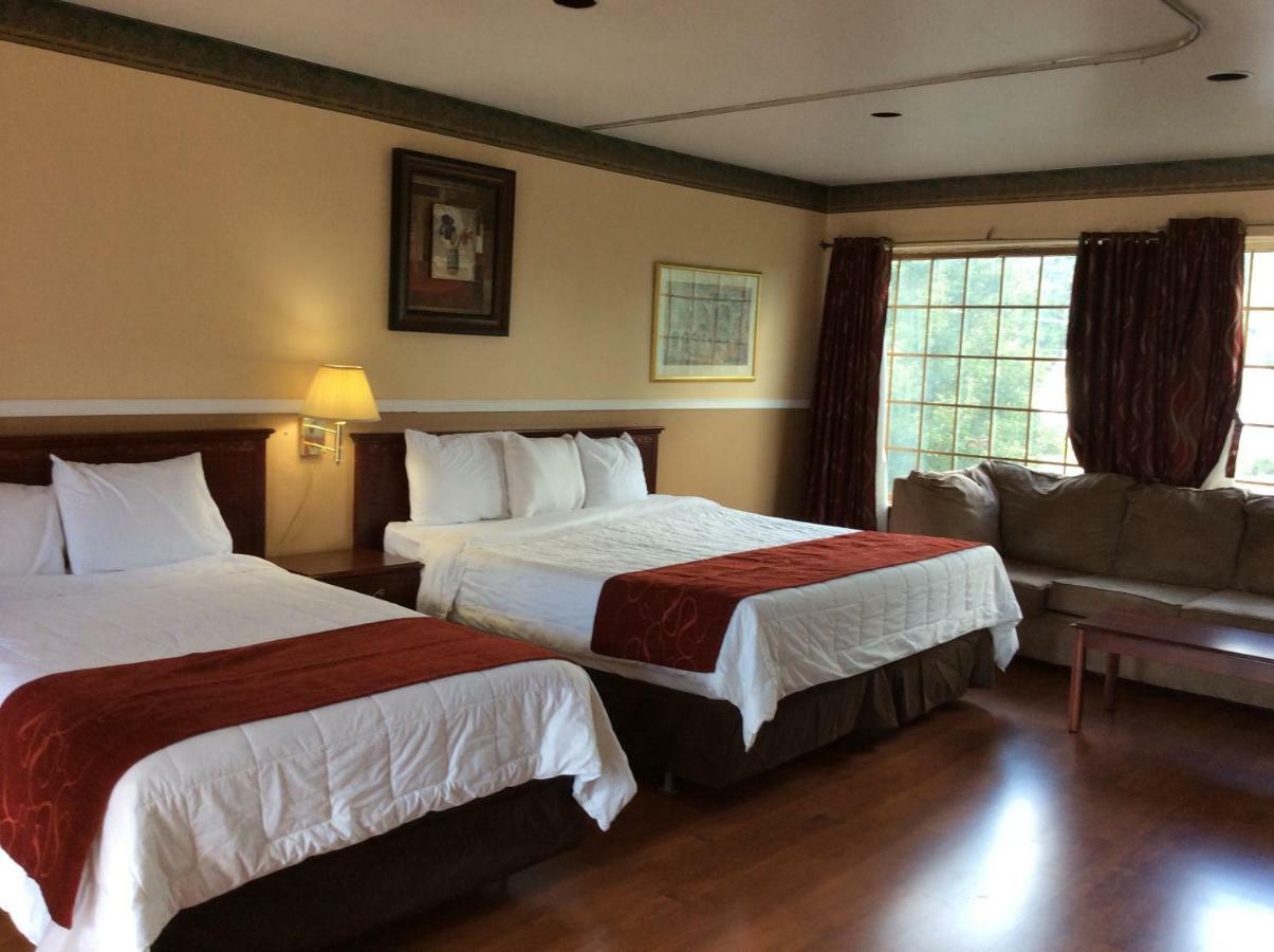 Colts Neck The Village Inn מראה חיצוני תמונה
